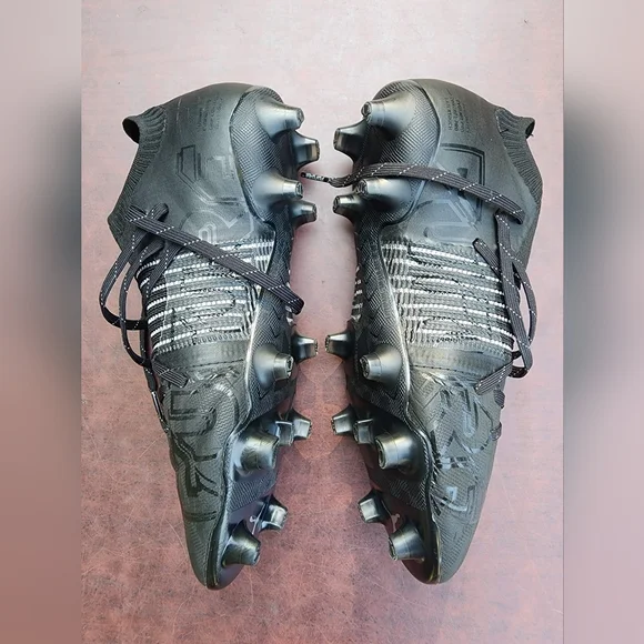 Black Puma future z ultra 1.1 Cleats